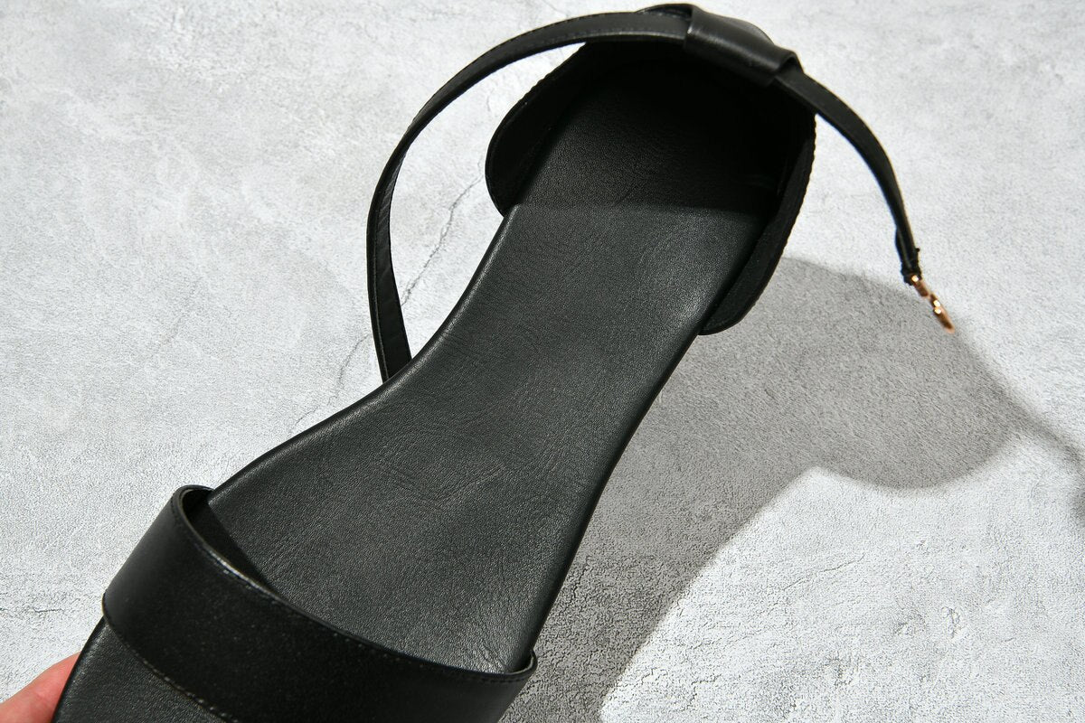 Dekita - Eleganta sandaler i läderband